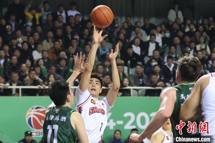 窗口期CBA常规赛传出新动向；上海久事内部沟通；管理层表态——底气十足；心理建设被强调(cba窗口期是什么时间)