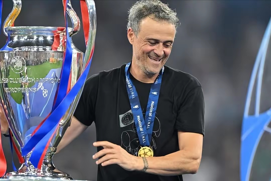 欧冠赛程吃紧，波尔图窗口期止住颓势，质疑声仍在，临场指挥获称赞(04年波尔图夺欧冠赛程)