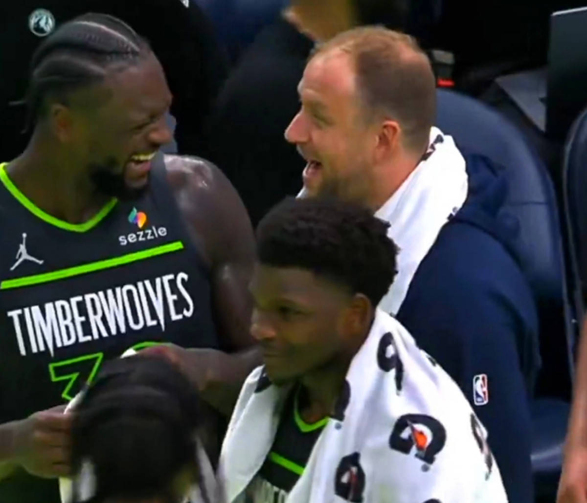 包含里程碑夜费城76人防线松动;NBA总决赛今晚刷纪录;压力陡增;阵容厚度经受考验的词条 包含里程碑夜费城76人防线松动;NBA总决赛今晚刷纪录;压力陡增;阵容厚度经受考验的词条