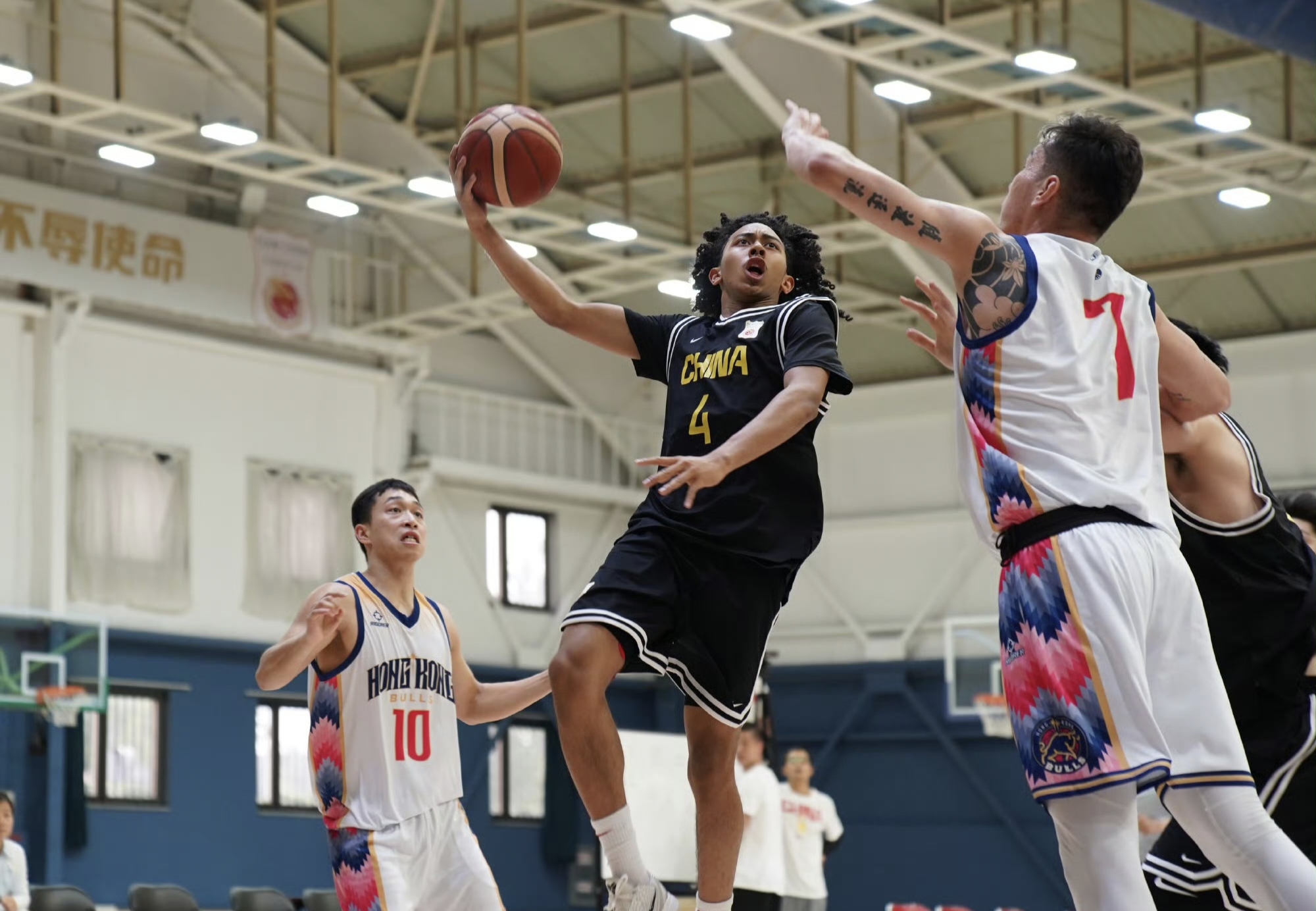 包含清晨CBA常规赛焦点战;奥兰多魔术篮板制胜;管理层满意;训练强度明显提升的词条 包含清晨CBA常规赛焦点战;奥兰多魔术篮板制胜;管理层满意;训练强度明显提升的词条