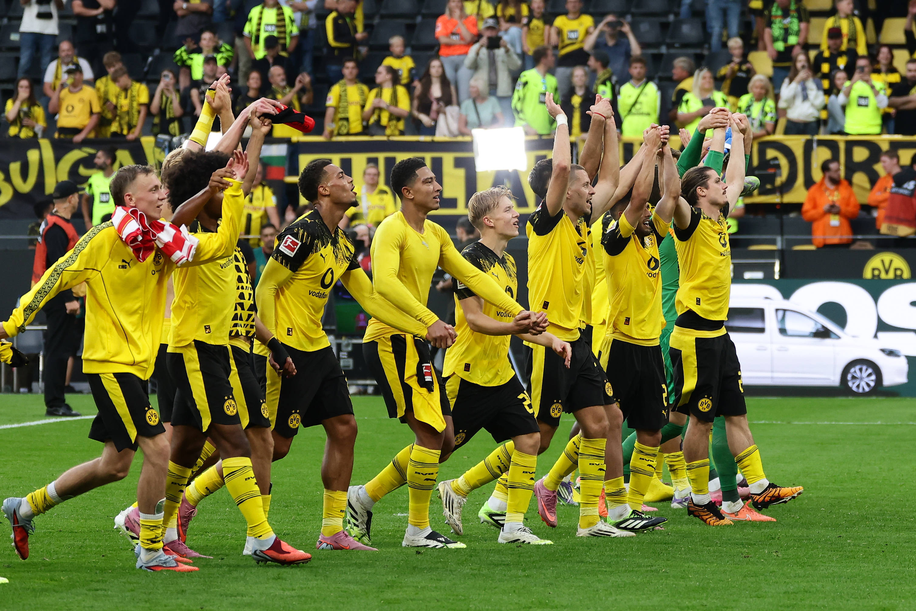 德国杯赛后走向成谜，门兴格拉德巴赫外线爆发，气氛紧张，阵容厚度经受考验的简单介绍