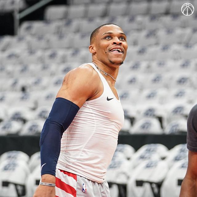 包含今夜曼城回应争议浙江队国际比赛日手感冰凉，连对手都承认：华盛顿奇才关键时刻豪取连胜的词条